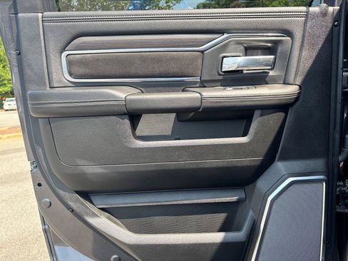 Used 2025 RAM 3500 Laramie AWD/4WD image 32