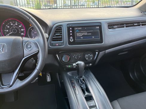 Used 2021 Honda HR-V Sport image 18