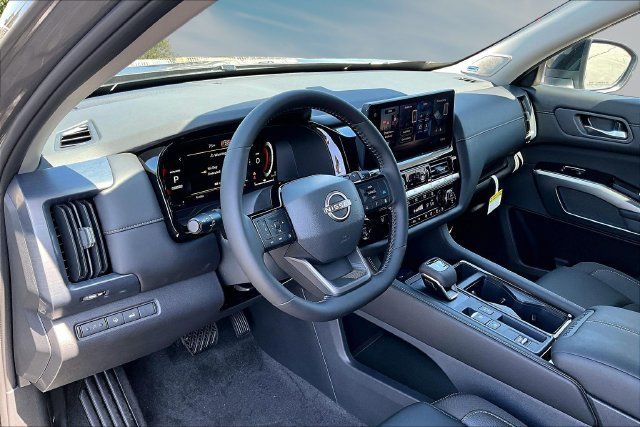 New 2026 Nissan Pathfinder SL w/ SL Premium Package FWD image 7