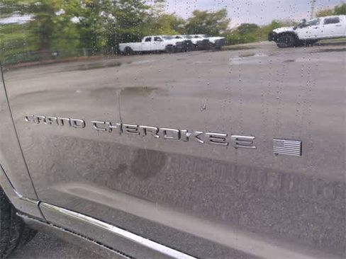 New 2025 Jeep Grand Cherokee Summit w/ Obsidian Package image 13