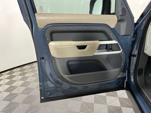 Used 2020 Land Rover Defender 110 HSE image 18