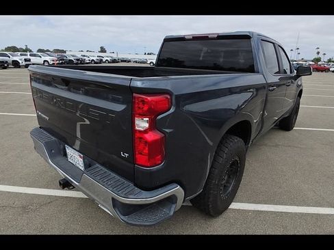Used 2022 Chevrolet Silverado 1500 LT AWD/4WD image 4