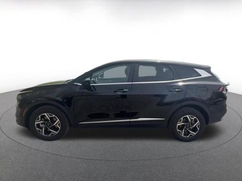 Used 2025 Kia Sportage LX AWD/4WD image 9