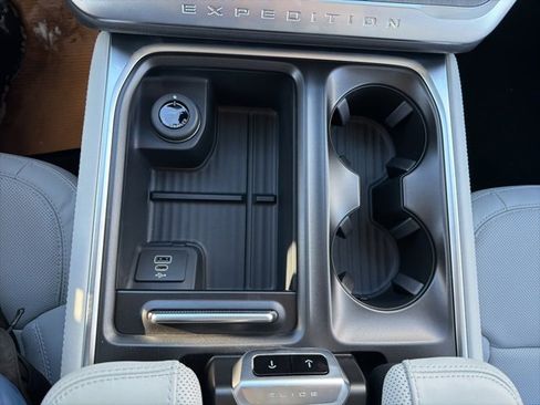 New 2026 Ford Expedition Platinum w/ Platinum Ultimate Package image 17