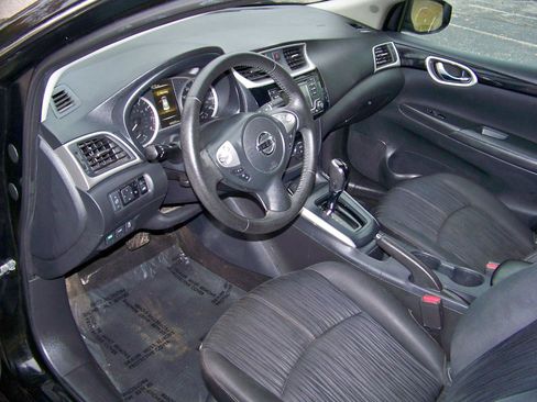 Used 2018 Nissan Sentra SV image 12