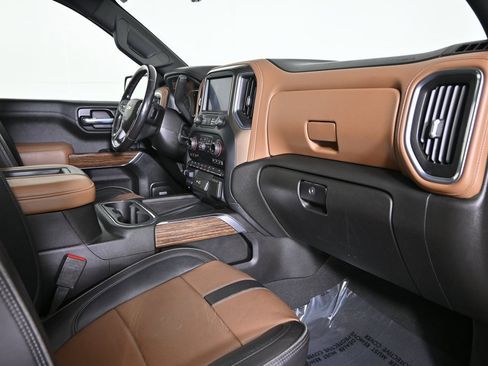 Used 2021 Chevrolet Silverado 1500 High Country w/ Technology Package image 17