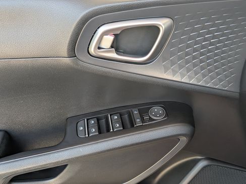 Used 2021 Kia Soul GT-Line FWD image 16