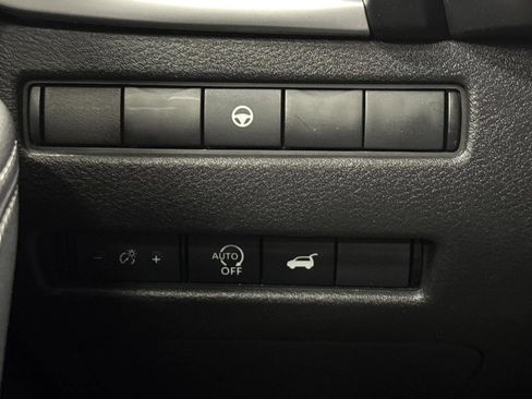 Used 2024 Nissan Rogue SV image 22