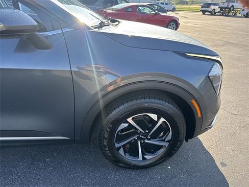 Used 2023 Kia Sportage LX image 2