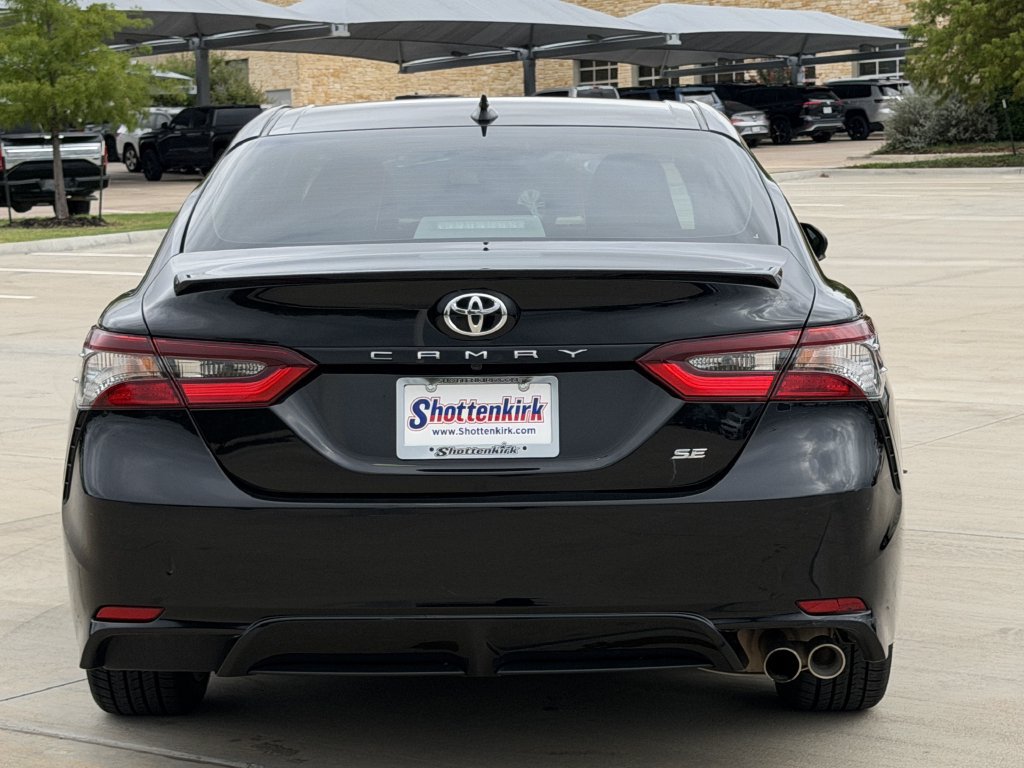 Used 2023 Toyota Camry SE FWD image 5
