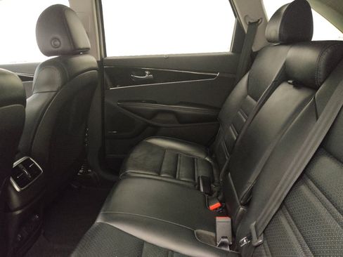 Used 2019 Kia Sorento EX w/ EX Touring Package AWD/4WD image 18