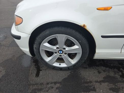 Used 2004 BMW 330xi Sedan image 11