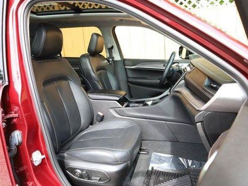 Used 2022 Jeep Grand Cherokee L Limited AWD/4WD image 31