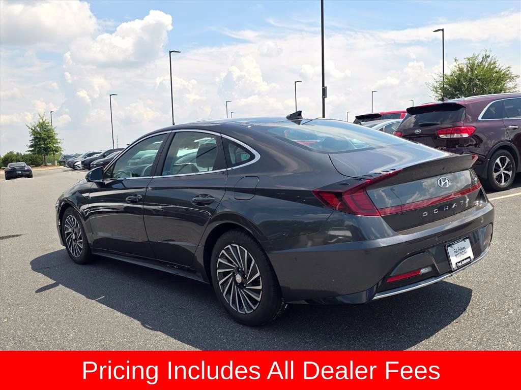 Used 2023 Hyundai Sonata Limited w/ Cargo Package FWD image 5