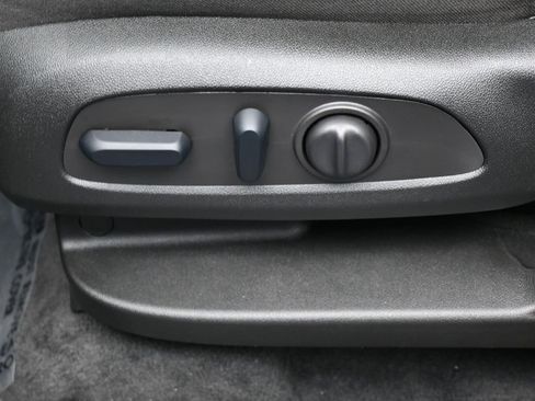 Used 2023 Chevrolet Traverse LT image 12