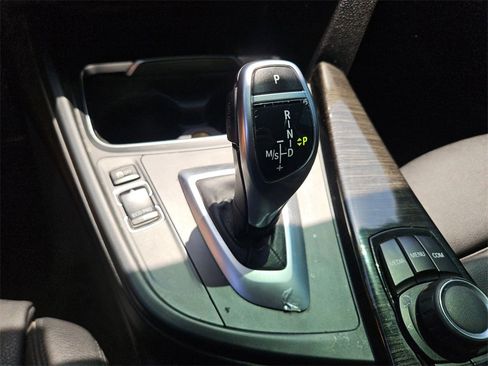 Used 2018 BMW 330i Sedan image 18