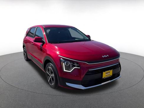 Used 2026 Kia Niro LX FWD image 3
