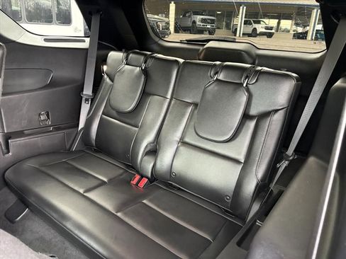 Used 2020 Ford Explorer ST w/ ST Street Pack image 18