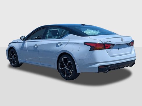New 2026 Nissan Altima 2.5 SR FWD image 3