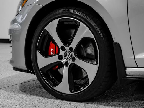 Used 2017 Volkswagen GTI SE FWD image 66