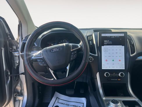 Used 2022 Ford Edge SEL image 11