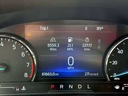 Used 2022 Ford Explorer XLT w/ Equipment Group 202A AWD/4WD image 26