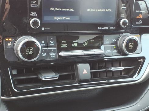 Used 2022 Toyota Highlander XLE image 27