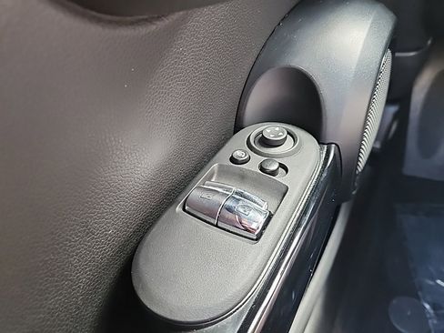 Used 2024 MINI Cooper 2-Door Hardtop image 34