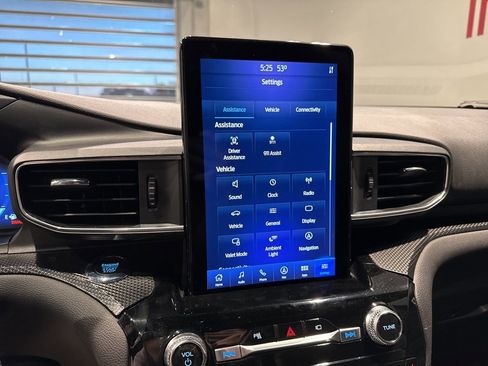 Used 2022 Ford Explorer ST w/ ST Street Pack image 22