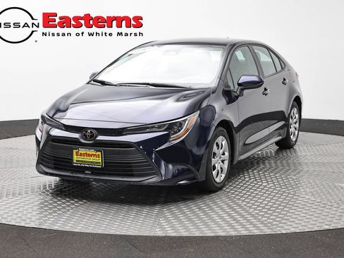 Used 2023 Toyota Corolla LE FWD image 1