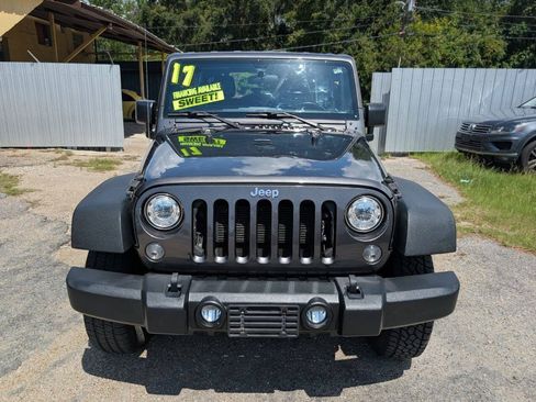 Used 2017 Jeep Wrangler Unlimited Sport w/ Connectivity Group AWD/4WD image 9
