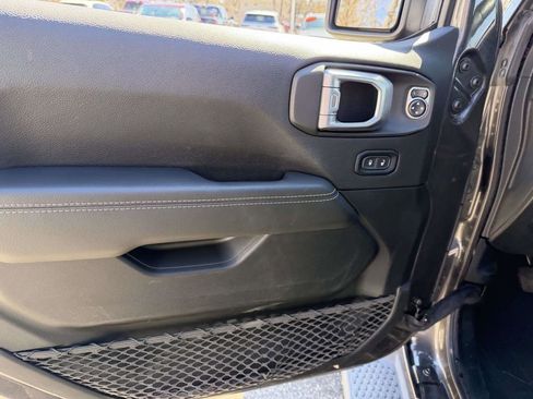 Used 2021 Jeep Wrangler Unlimited Sahara image 23