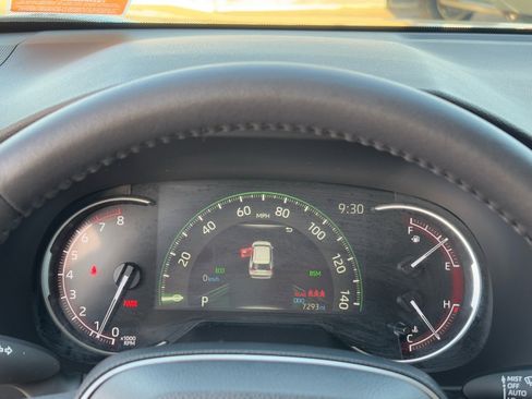 Certified 2025 Toyota RAV4 XLE Premium image 24