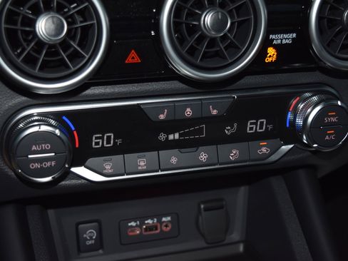 New 2025 Nissan Sentra SR w/ SR Premium Package image 10