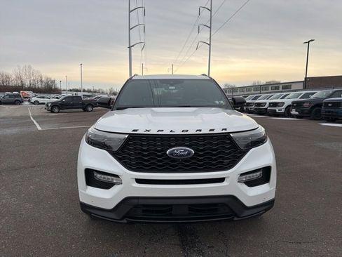 Certified 2020 Ford Explorer ST w/ ST Street Pack image 2