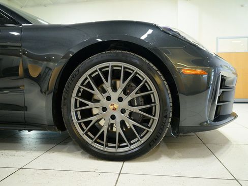 Used 2025 Porsche Panamera 4 image 9