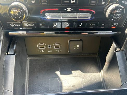 Used 2024 Jeep Grand Cherokee L Laredo AWD/4WD image 19