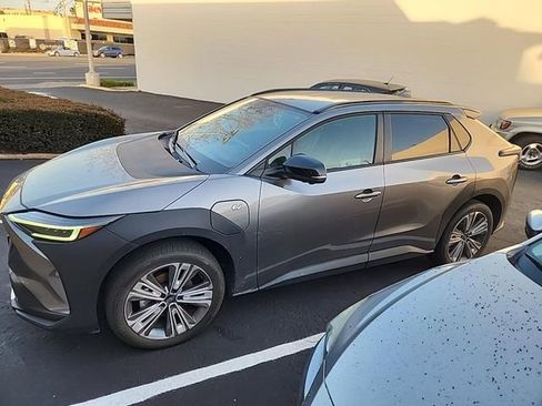 Used 2023 Subaru Solterra AWD image 6