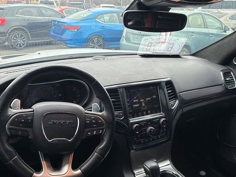 Used 2017 Jeep Grand Cherokee SRT image 9