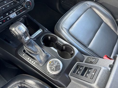 Used 2025 Ford Bronco Outer Banks image 23