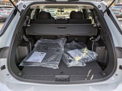 New 2025 Mitsubishi Outlander ES image 13