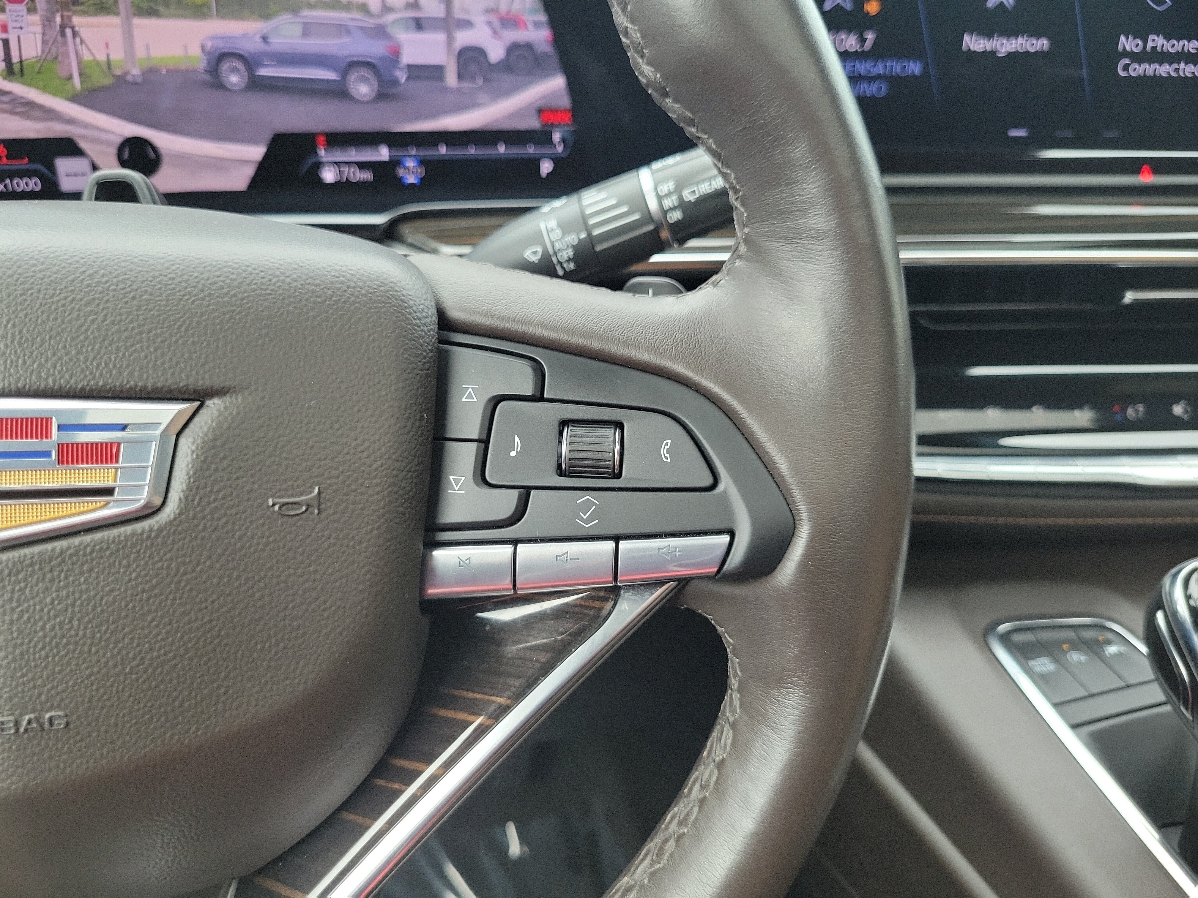 Used 2023 Cadillac Escalade Premium Luxury w/ LPO, Radiant Package AWD/4WD image 23
