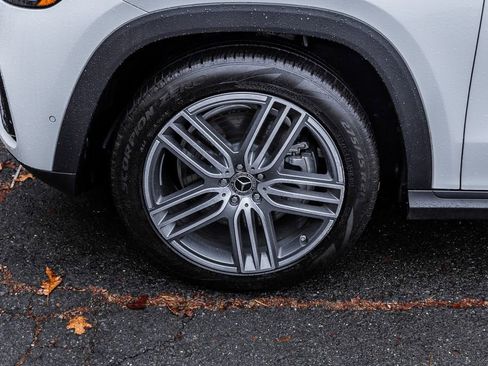 Used 2024 Mercedes-Benz GLS 450 4MATIC image 13