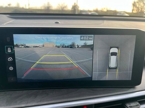 Used 2024 Kia Sorento SX image 19