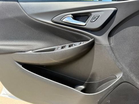 Used 2025 Chevrolet Malibu RS FWD image 24