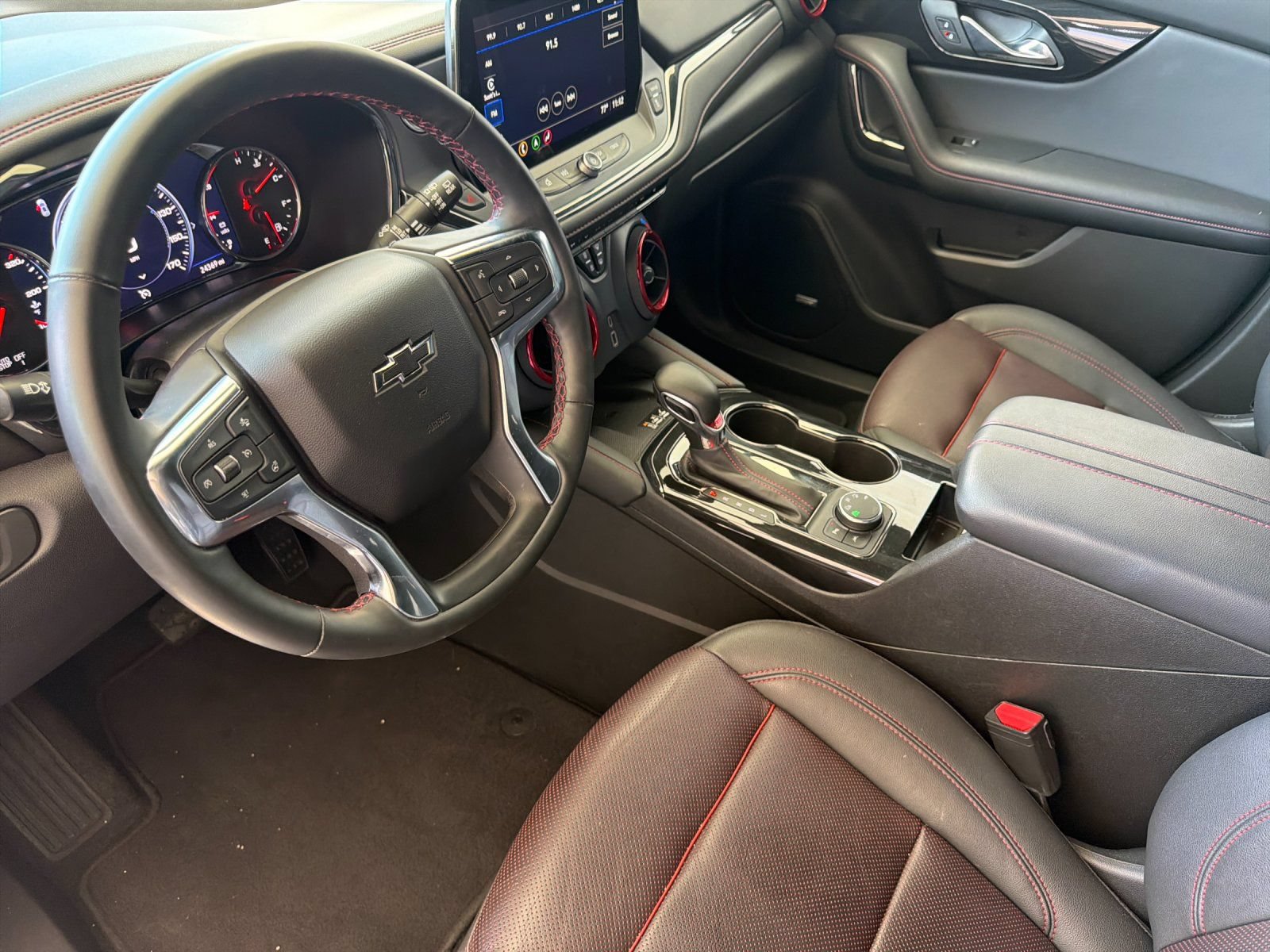 Used 2025 Chevrolet Blazer RS AWD/4WD image 9