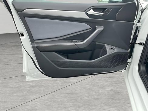 New 2025 Volkswagen Jetta SE image 25