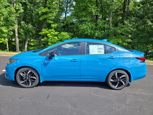 New 2025 Nissan Versa SR w/ Trunk Package image 5