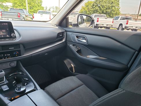 Used 2024 Nissan Rogue SV AWD/4WD image 33