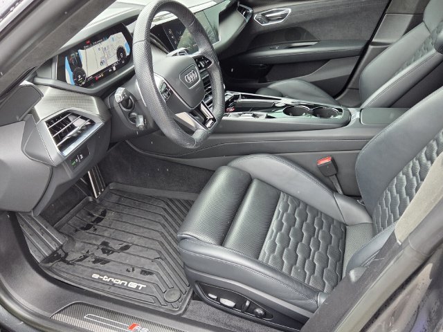 Used 2023 Audi RS e-tron GT w/ Carbon Performance Package AWD/4WD image 9